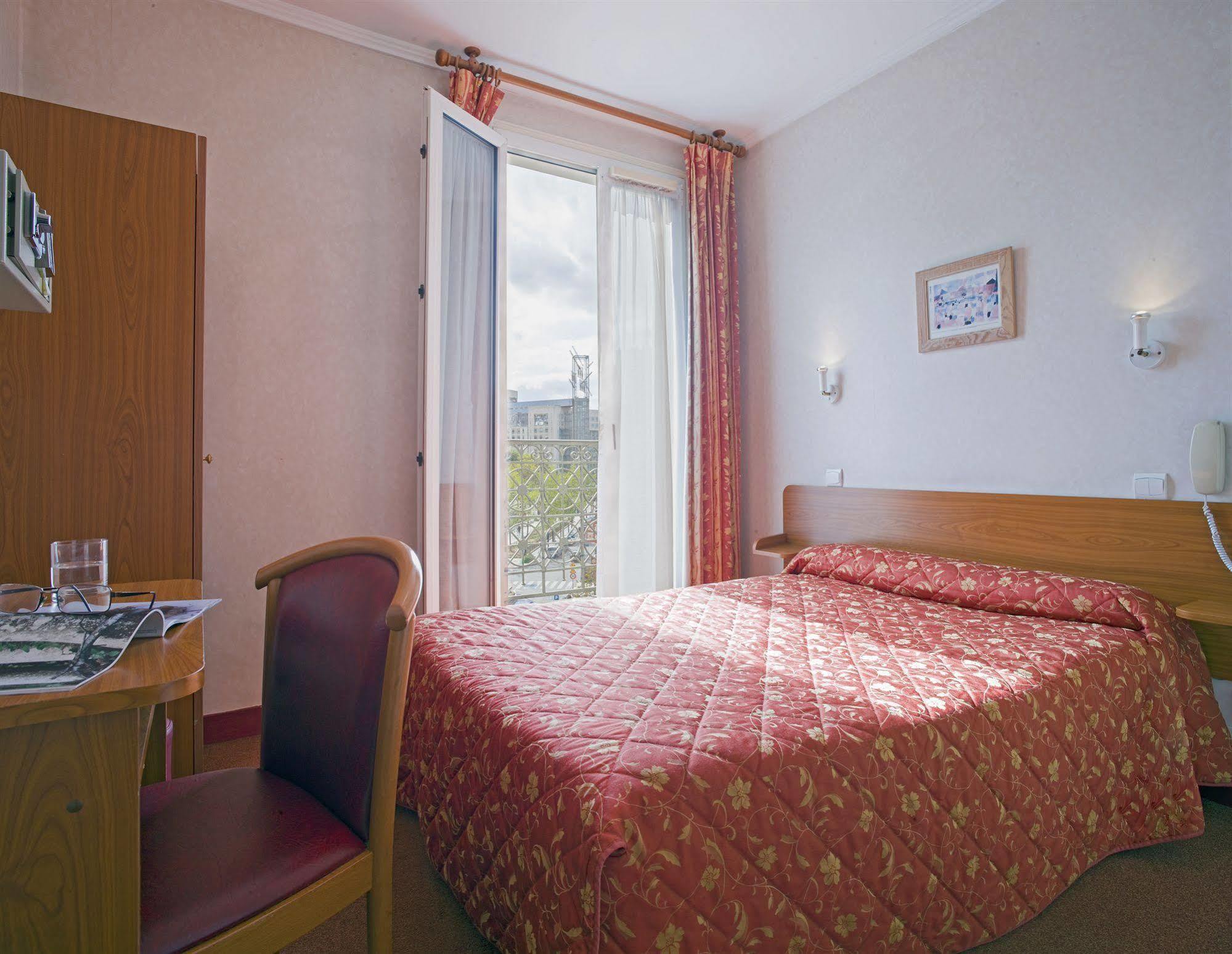 Hotel De La Place Des Alpes Paris Ngoại thất bức ảnh